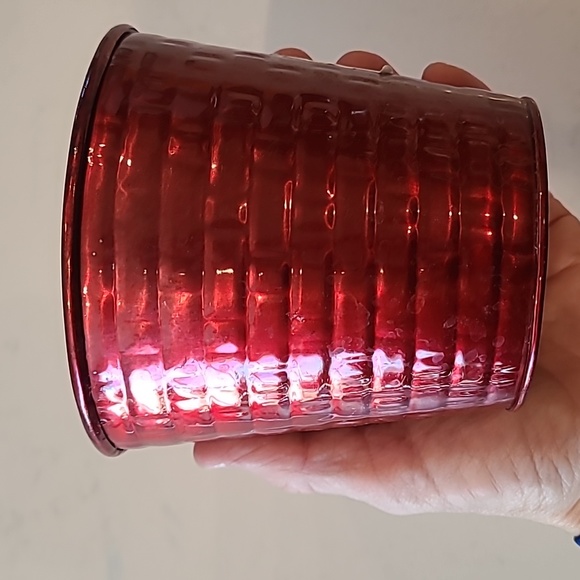 Free With Purchase Mini Red tin flower pot - Picture 1 of 3